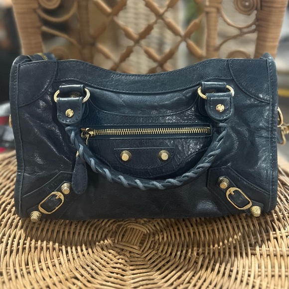 BALENCIAGA NAVY LEATHER CLASSIC CITY BAG GOLD HARDWARE - Picture 2 of 13